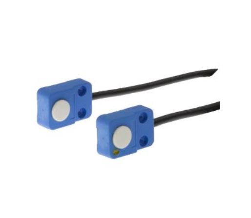 德国IPF 超声波传感器 UY210100